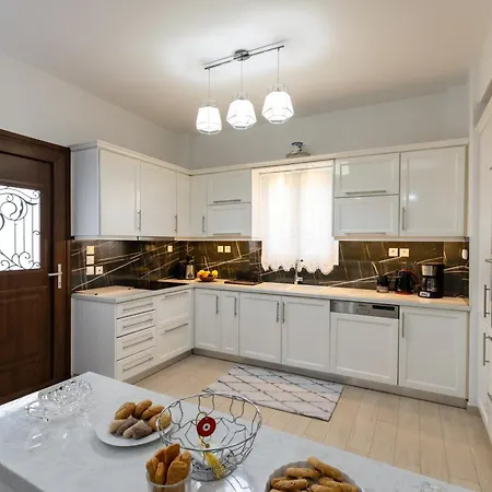 Holiday home Mariangelo House *