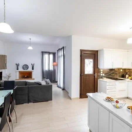 Holiday home Mariangelo House Artemonas