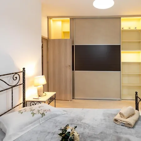 Holiday home Mariangelo House
